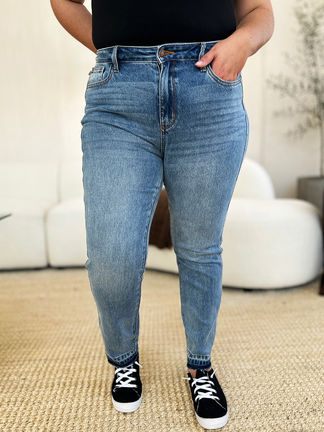 Judy Blue Full Size Mid Rise Rigid Magic Release Hem Jeans